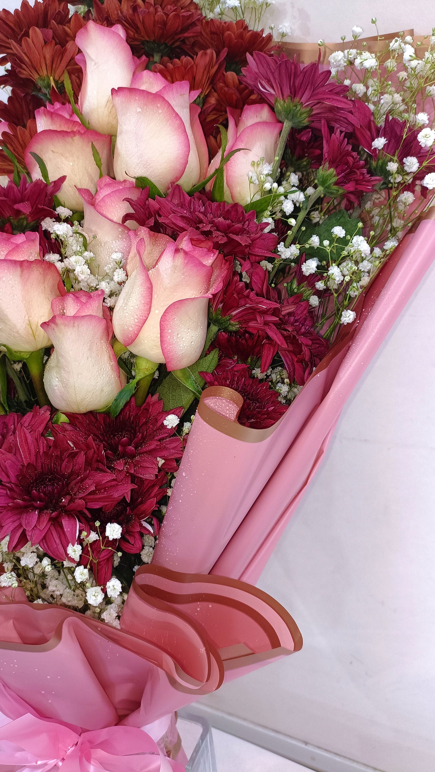 Elegant Bouquet of Chrysanthenum and Pink Roses