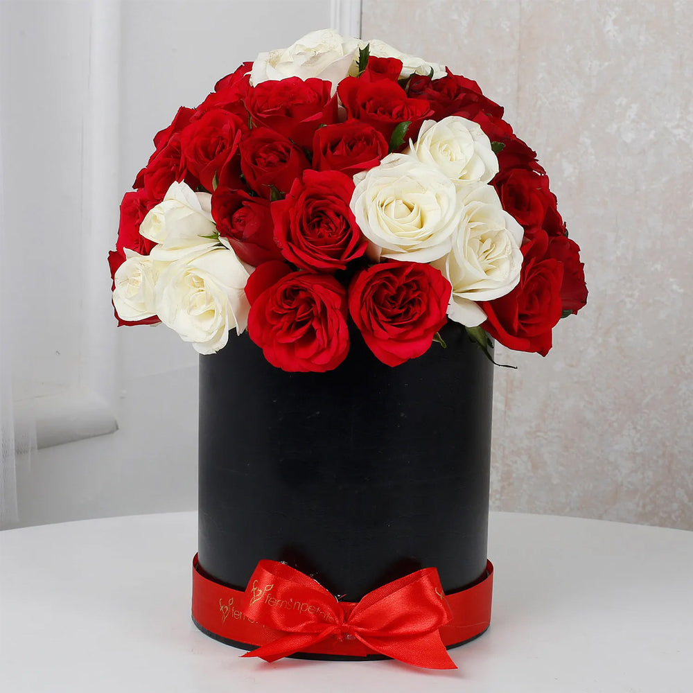 White & Red Roses Box Arrangement – Al Warda Gallery - Express Delivery ...