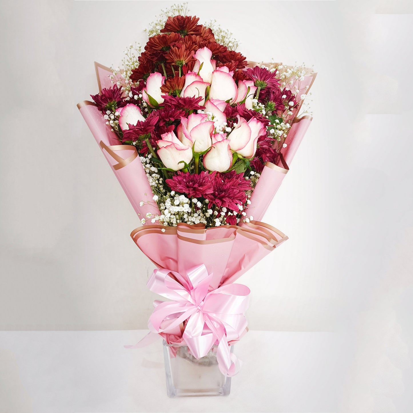 Elegant Bouquet of Chrysanthenum and Pink Roses