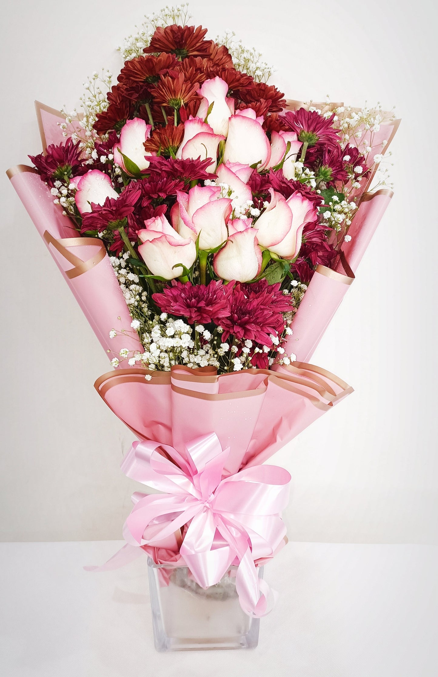 Elegant Bouquet of Chrysanthenum and Pink Roses